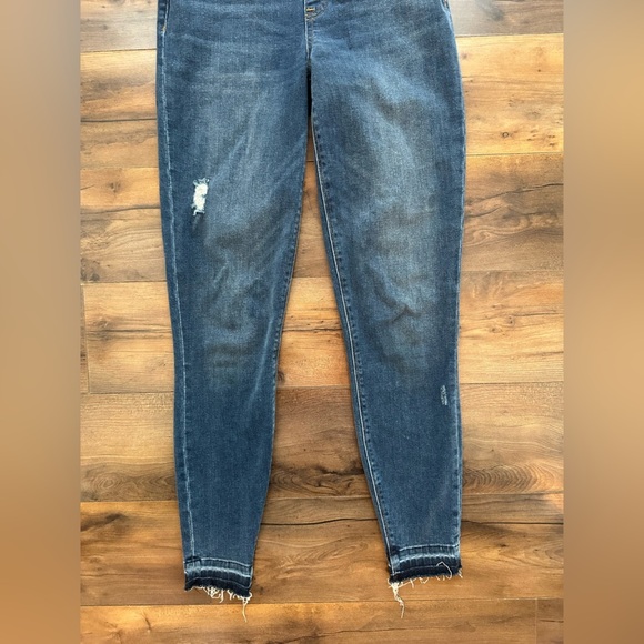 SPANX Distressed Skinny Ankle Jeans – Dark Wash – Size S/P - Picture 2 of 7